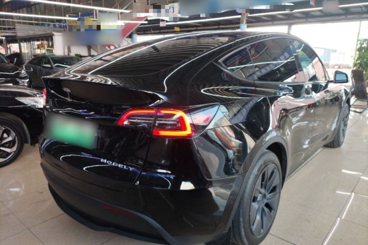 Used Tesla Model Y 2023 Rear-Wheel-Drive Version
