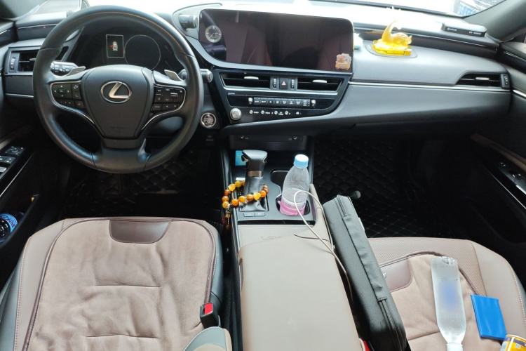 Used Lexus ES 2022 300h Excellence Edition
