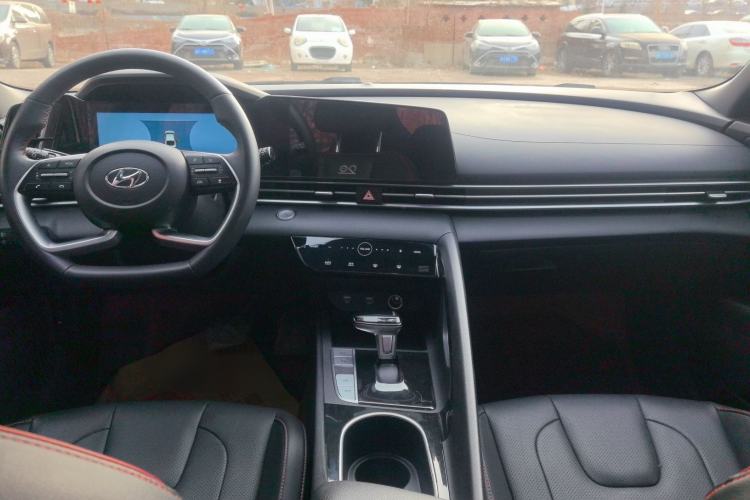 Used Hyundai Elantra 2022 1.5L CVT 20th Anniversary Edition Audio And AC Panel