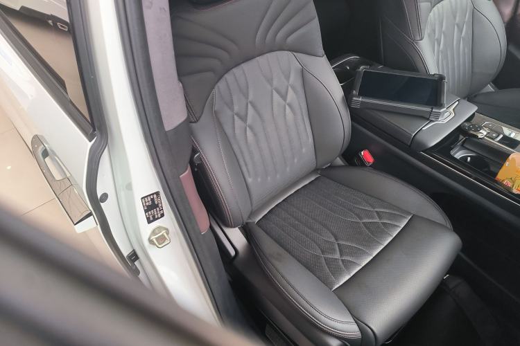 Used GAC Trumpchi M8 2024 Master Series 400T Prestige Edition Right Front Seat