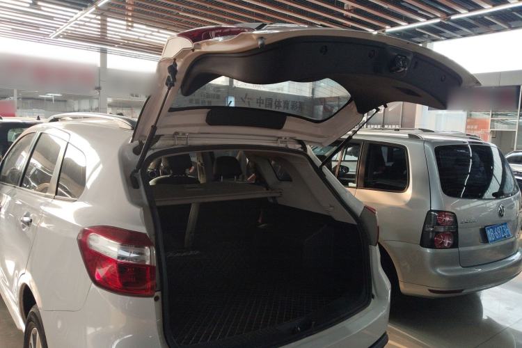 Used Venucia T70 2015 2.0L CVT Smart Choice Edition Trunk