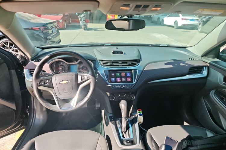 Used Chevrolet Malibu 2016 2.0L Automatic Luxury Edition Center Console