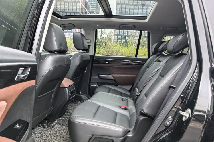 Used GAC Trumpchi GS8 2019 390T Two-Wheel Drive Luxury Smart Connectivity Version (7 Seats) Interior 6