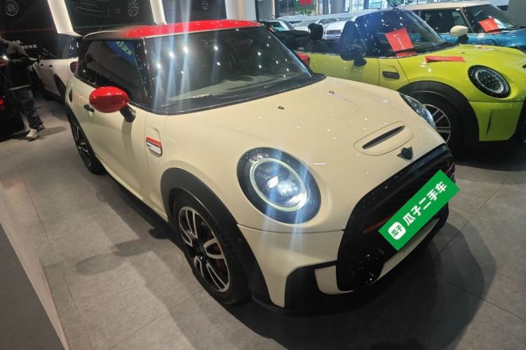Used MINI JCW 2023 2.0T JOHN COOPER WORKS Pat Moss Commemorative Edition Front Right 45 Deg