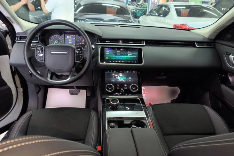 Used Land Rover Range Velar 2020 P250 Center Console