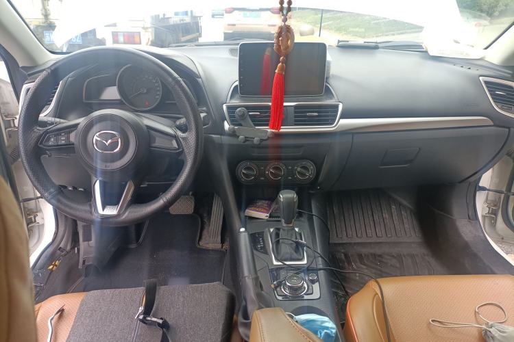 Used Mazda 3 Axela 2019 Cloud-Controlled Version Sedan 1.5L Automatic Comfort Trim China V Standard Center Console