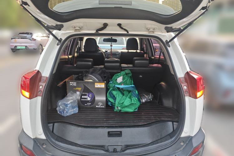 Used Toyota RAV4 2013 2.5L Automatic 4x4 Elite Edition Trunk