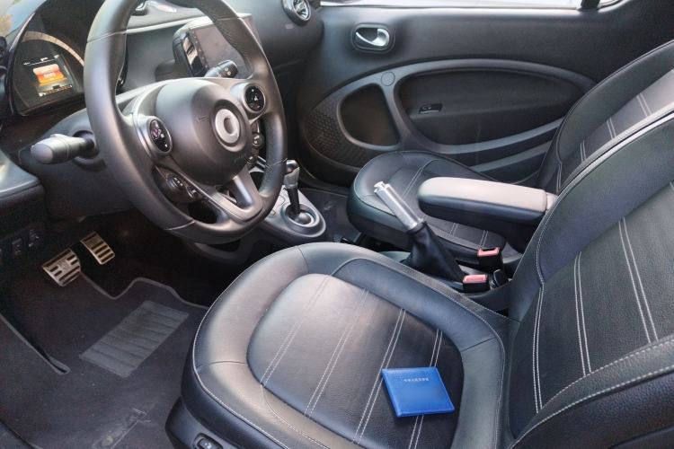 Used smart fortwo 2016 0.9T 66kW Hardtop Pioneer Edition Left Front Seat