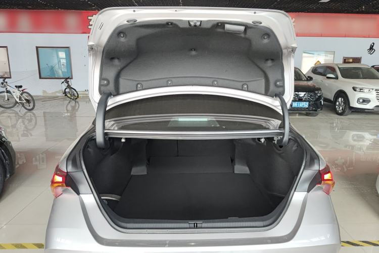 Used Toyota Avalon 2024 Dual-Motor 2.0L Luxury Edition Trunk