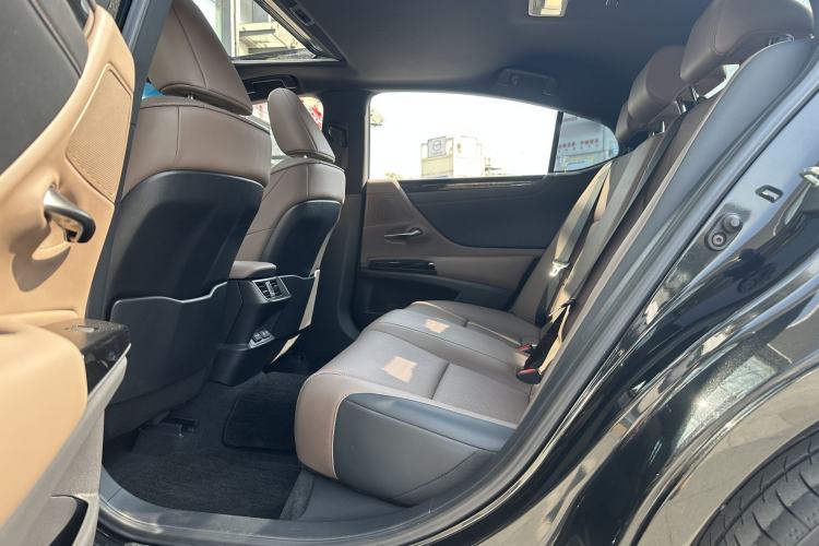 Used Lexus ES 2022 200 Excellence Edition