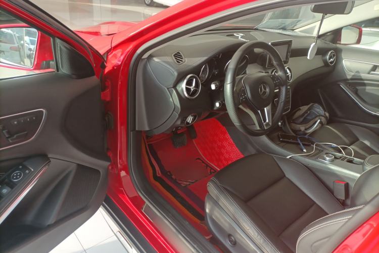 Used Mercedes-Benz GLA 2015 GLA 220 4MATIC Fashion Model