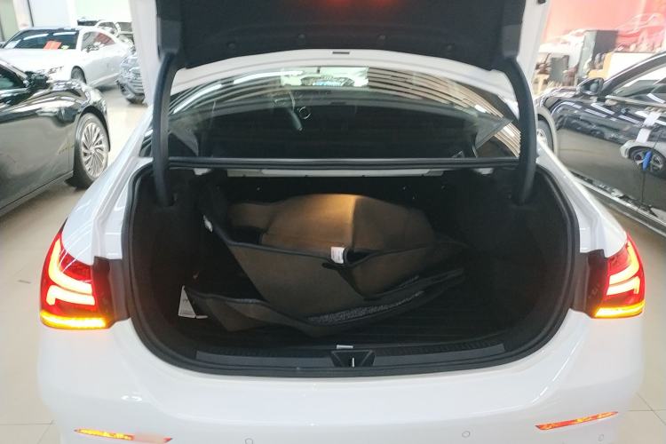 Used Mercedes-Benz A-Class 2022 Revised Version A 200 L Sport Sedan Fashionable Style Trunk