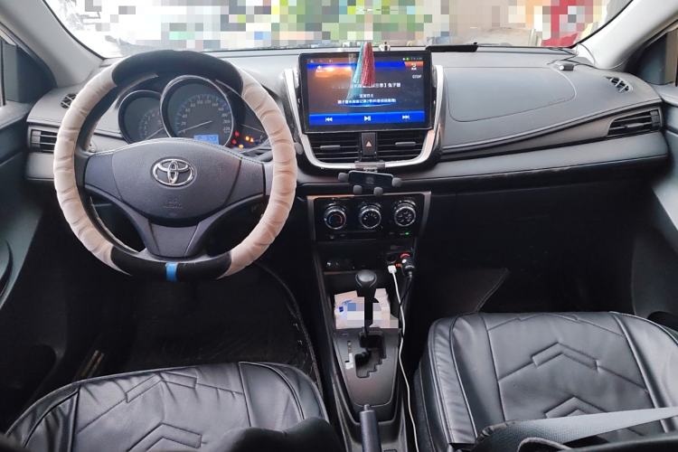 Used Toyota YARiS L Zhi Xiang 2017 1.5E CVT Dynamic Edition Center Console