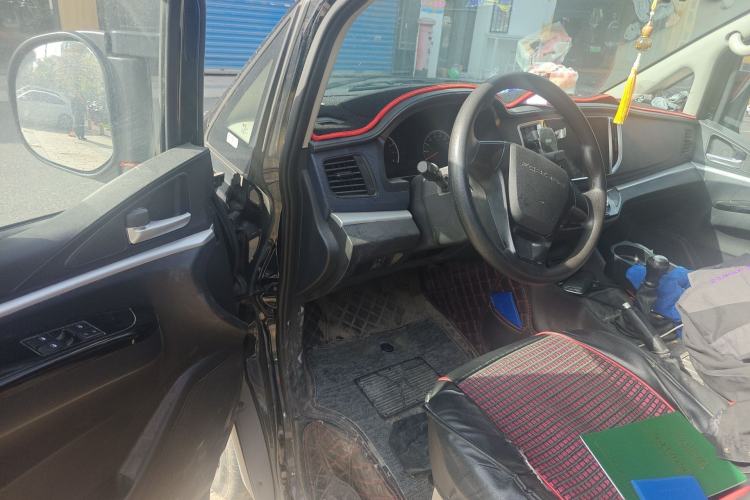 Used FORTHING Lingzhi 2023 M5L 1.6L Base Model 5 Seats Driver Seat