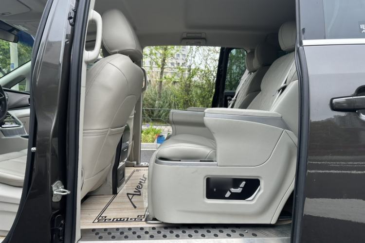 Used Buick GL8 2022 Land Cruiser Executive Class 652T Comfort Model
