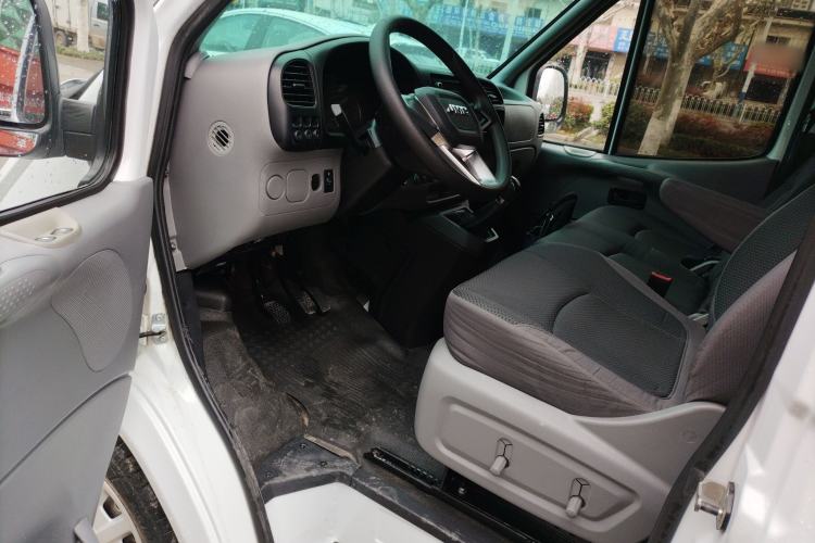 Used JMC Transit 2019 2.8T Commercial Version Short Wheelbase Mid-Roof 6-Seater China VI JX493