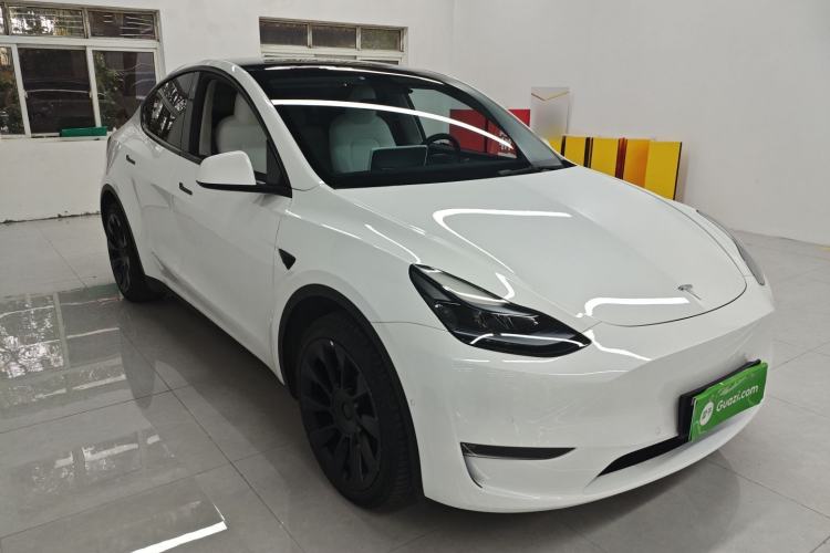 Used Tesla Model Y 2023 Long-Range All-Wheel-Drive Version
