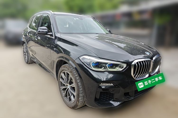 Used BMW X5  Front Right 45 Deg