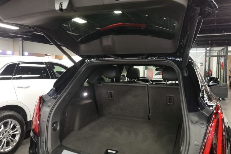 Used Cadillac XT5 2022 2.0T Two-Wheel Drive Luxury Version Trunk