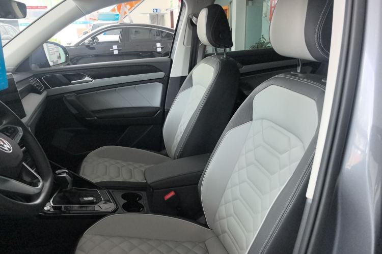 Used Volkswagen Tayron 2023 300TSI Two-Wheel-Drive Luxury Plus Advanced Edition Left Front Seat