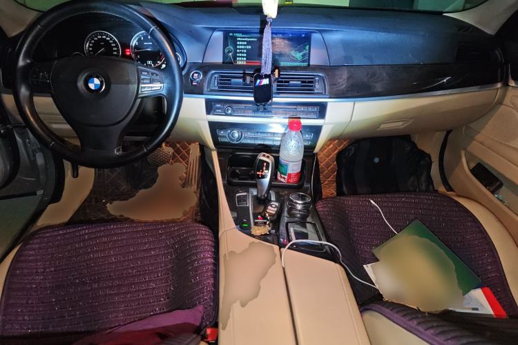 Used BMW 5 Series 2013 525Li Luxury Model Center Console