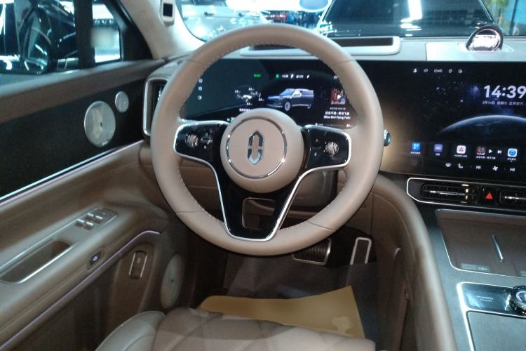 Used Hima AITO M9 2025 Extended-Range Ultra Version 52 kWh 6-Seater
