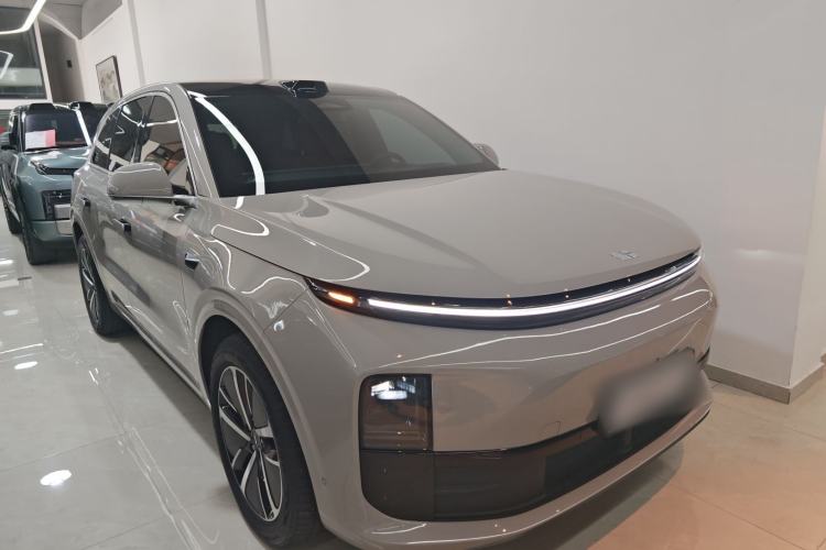 Used Li Auto L6 2024 Max Front Right 45 Deg