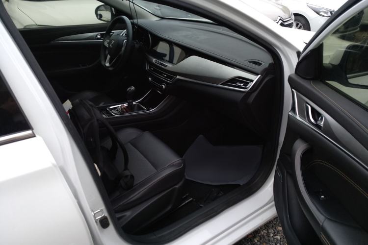 Used Changan Eado 2019 High-Energy Edition 1.6L GDI Manual Pioneer Model China VI Standard
