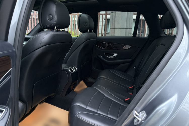 Used Mercedes-Benz GLC 2017 GLC 260 4MATIC Dynamic Edition Interior 3