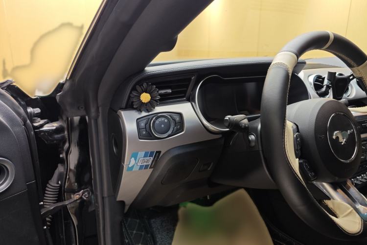 Used Ford Mustang 2021 2.3T EcoBoost Interior 5