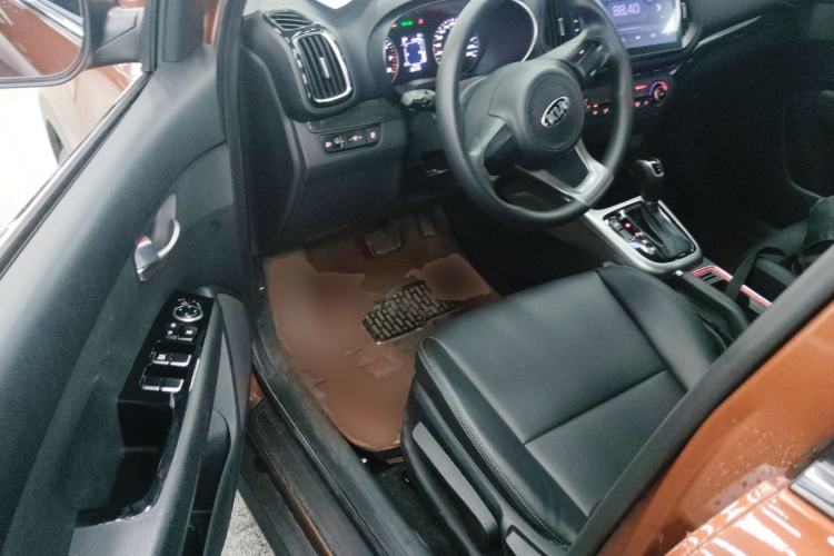 Used Kia KX3 2015 1.6L Automatic Two-Wheel Drive DLX Driver Seat