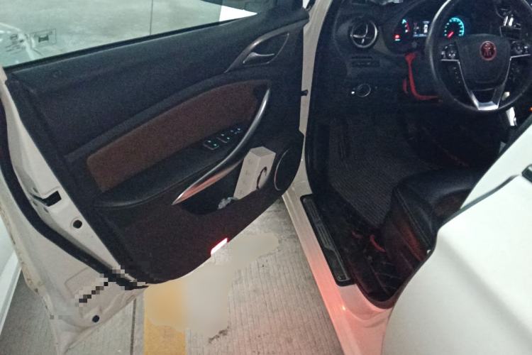 Used BYD Song 2017 Gaishe Upgrade Edition 1.5TID Automatic Elite Model
