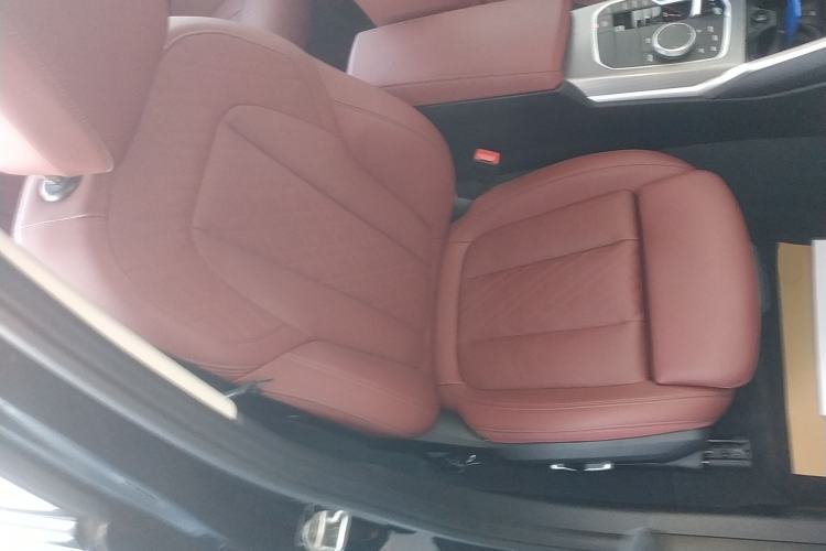 Used BMW i3 2025 eDrive 40 L Midnight Edition
