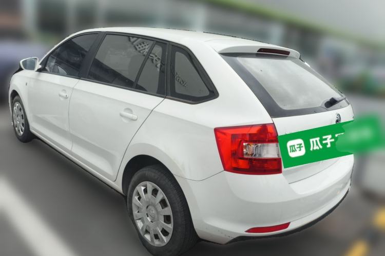Used Skoda Rapid Spaceback 2014 1.6L Automatic Enjoyment Edition