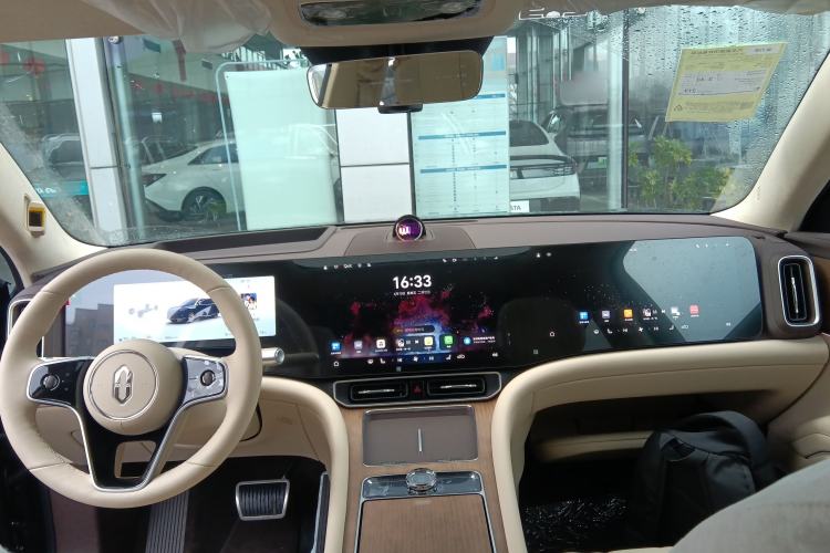 Used Hima AITO M9 2025 Extended-Range Ultra Version 52 kWh 6-Seater Center Console