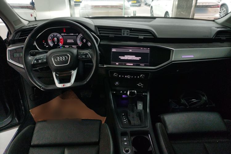 Used Audi Q3 2022 40 TFSI Fashion Dynamic Model
