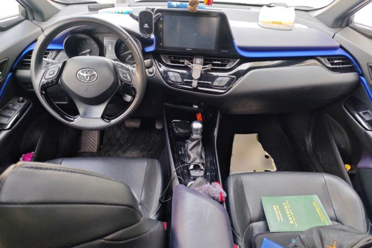 Used Toyota IZOA 2018 2.0L Yichi Version China VI Standard Center Console