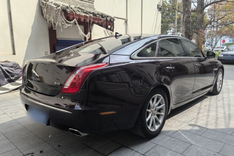 Used Jaguar XJ 2014 XJL 3.0 SC Two-Wheel-Drive Panoramic Business Edition Exterior 4