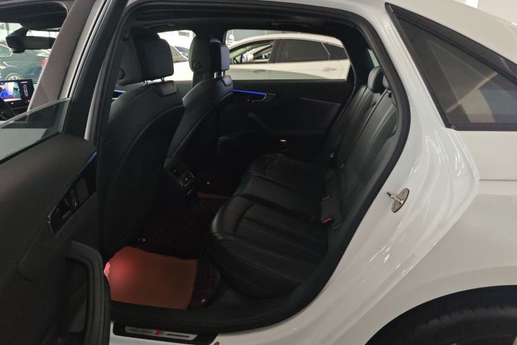 Used Audi A4L 2023 40 TFSI Luxury Dynamic Model Interior 4