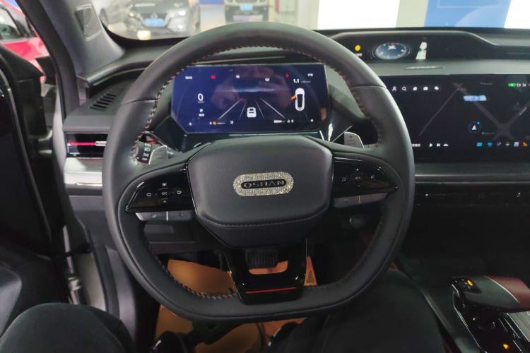 Used CHANGAN OSHAN Z6 2023 Blue Whale 2.0T Automatic Zhiyuan Model Steering Wheel