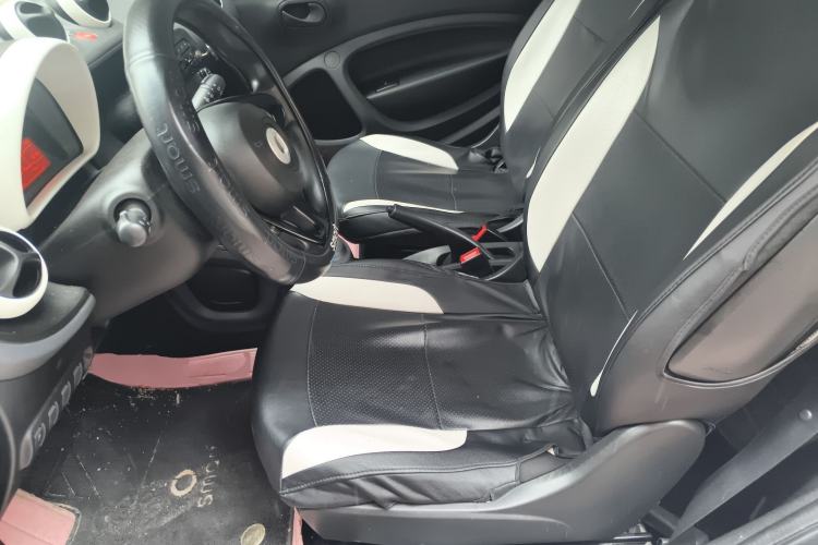 Used smart fortwo 2015 1.0L 52 kW hardtop Dynamic version