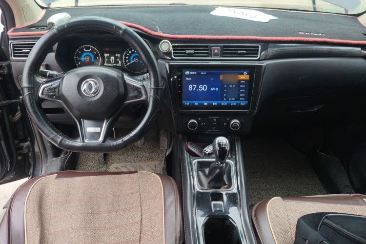 Used Dongfeng Fengon 580 2016 1.5T Manual Luxury Edition
