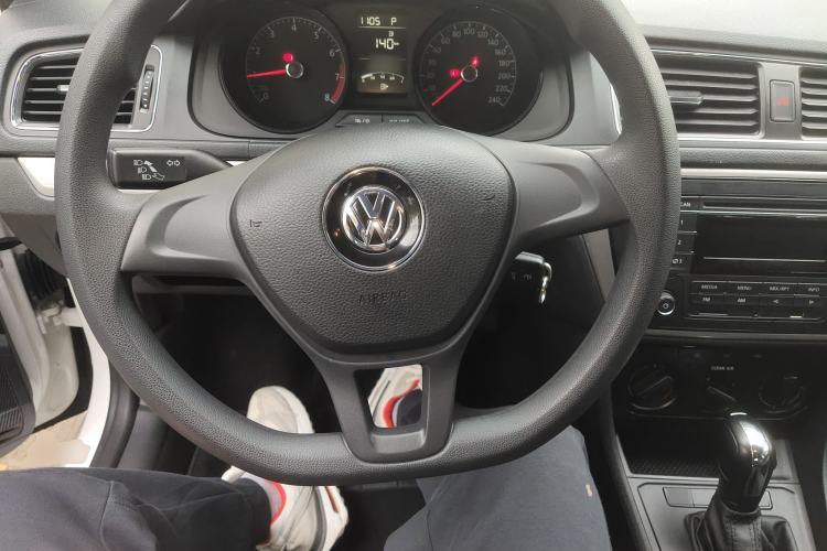 Used Volkswagen Lavida 2017 1.6L Automatic Fashion Edition Steering Wheel