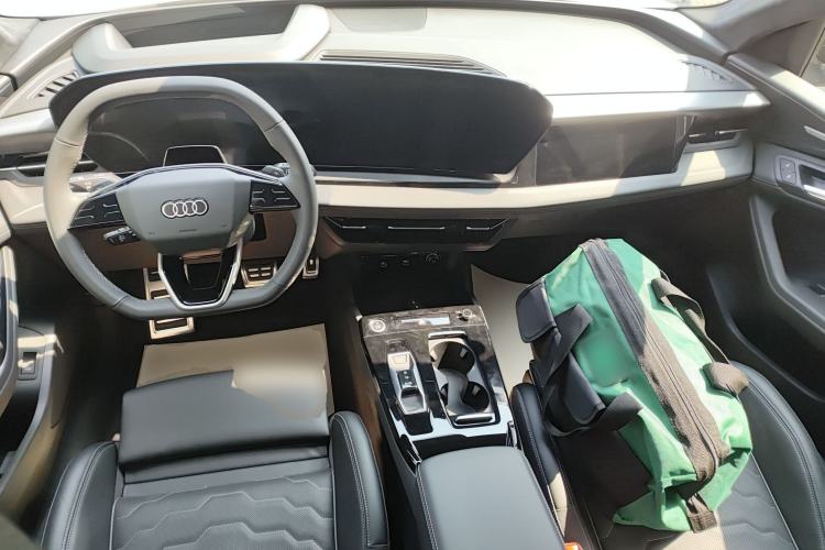 Used Audi Q6L e-tron 2026 First Launch Navigation Edition Center Console