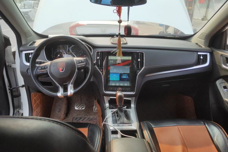 Used Roewe RX5 2016 20T Two-Wheel Drive Automatic Internet Smart Edition
