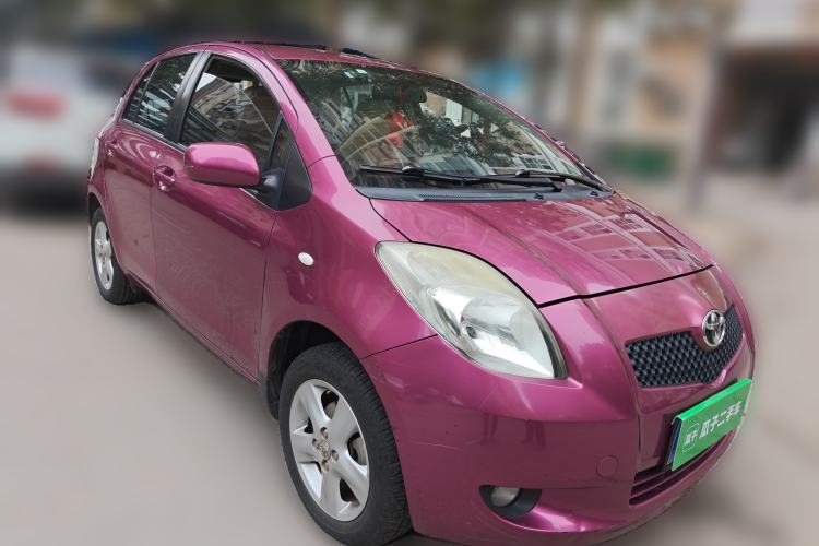 Used Toyota Yaris 2009 1.6E Automatic Comfort Edition Front Right 45 Deg