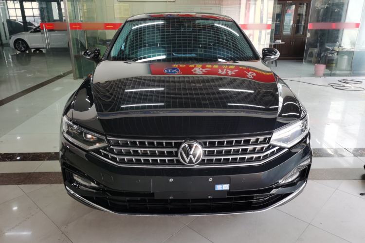 Used Volkswagen Magotan 2023 2 Million Units Limited Edition 330TSI DSG Leading Version Front