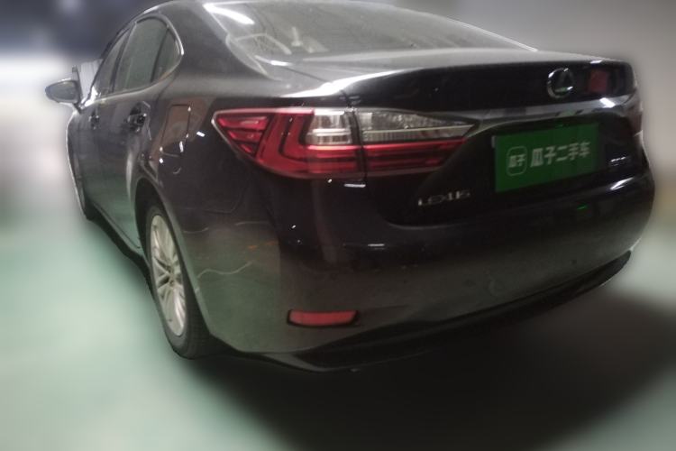 Used Lexus ES 2015 250 Elegant Edition Rear Left 45 Deg