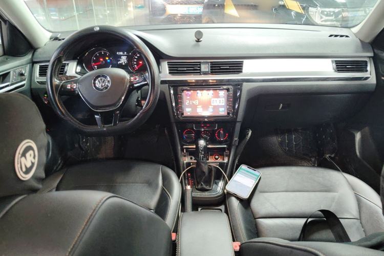 Used Volkswagen Bora 2018 1.5L Automatic Comfort Model Center Console