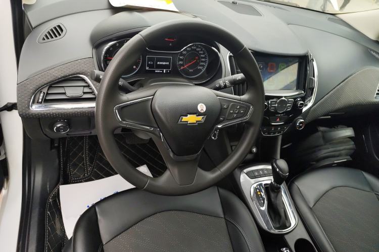 Used Chevrolet Cruze 2016 1.5L Automatic Luxury Edition Steering Wheel